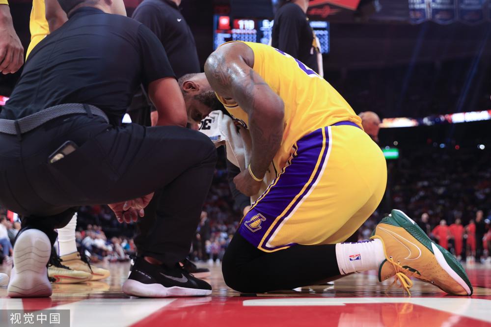 场崭露头角 场崭露头角